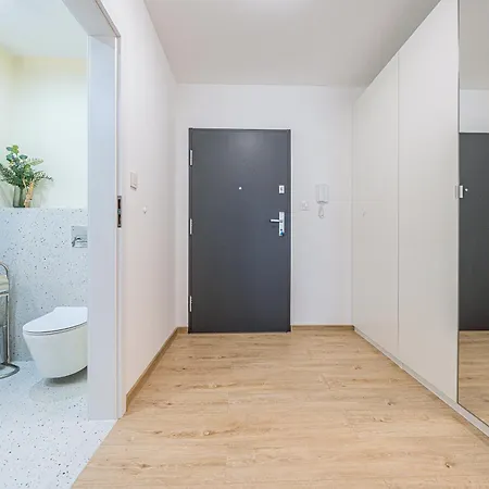 アパート Glow Apartments, Letnica - Bursztynowa Zatoka&przystan Letnica グダニスク
