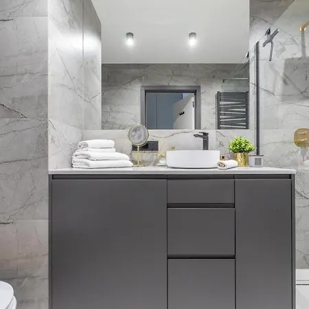 アパート Glow Apartments, Letnica - Bursztynowa Zatoka&przystan Letnica グダニスク