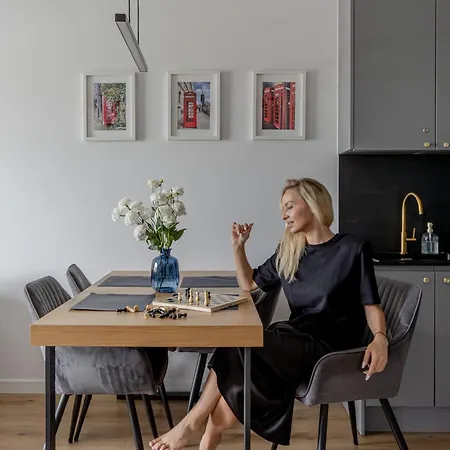 アパート Glow Apartments, Letnica - Bursztynowa Zatoka&przystan Letnica グダニスク